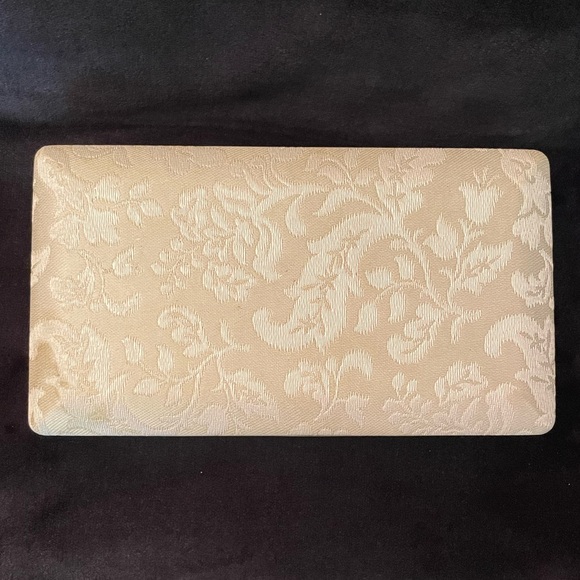 Vintage 1970 Rare Mele White Lacey Floral Hard Cover Travel Jewelry/Cufflink Box - Picture 6 of 6